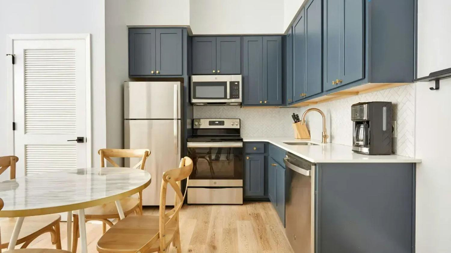 Others 5, The Harlequin: 2 Deluxe 2BDR Suites by AvantStay, Orleans