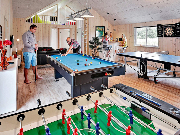 Food & Drinks 5, Pet Friendly Holiday Home in Bogense with Hot Tub, Nordfyns