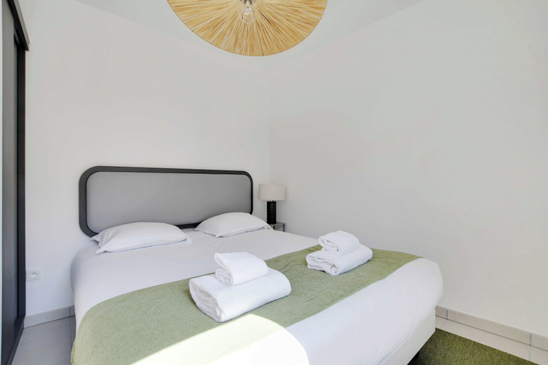 Others 3, Elegant Appt - 2bdr/6p - Near Paris & La Defense, Hauts-de-Seine