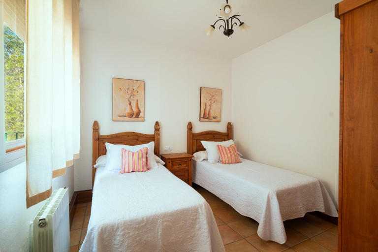 Bedroom, Ardales Park Apartments, Málaga