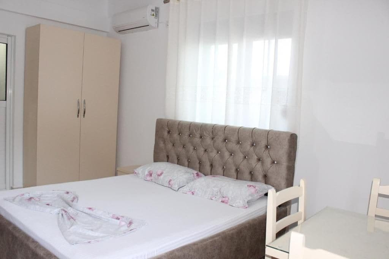 Bedroom 1, Leva's Apartment, Sarandës