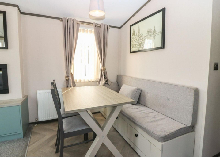 Others 5, Cabin Sleeps 6 With Parking, Scottish Borders