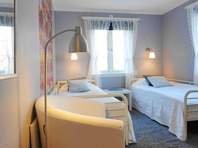 Others 3, 4 Star Holiday Home in Ellos, Orust