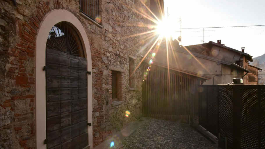 Others 4, Ronchetto - Appartamento Sciura Eugenia, Varese