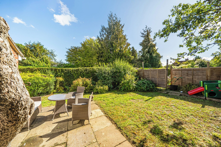 Others 4, One Bed Bungalow Sleeps 4 - Garden - Wifi & Tv, Hampshire