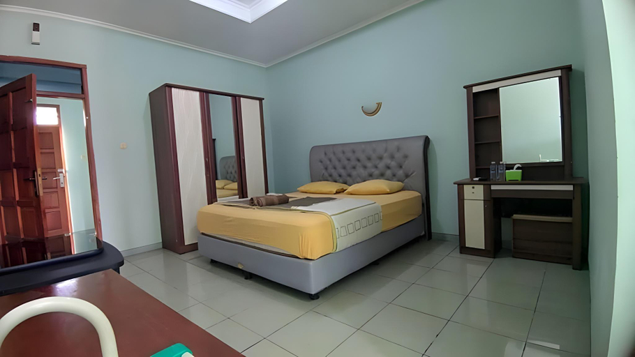 Bedroom 2, Cantik Hotel, Bandung