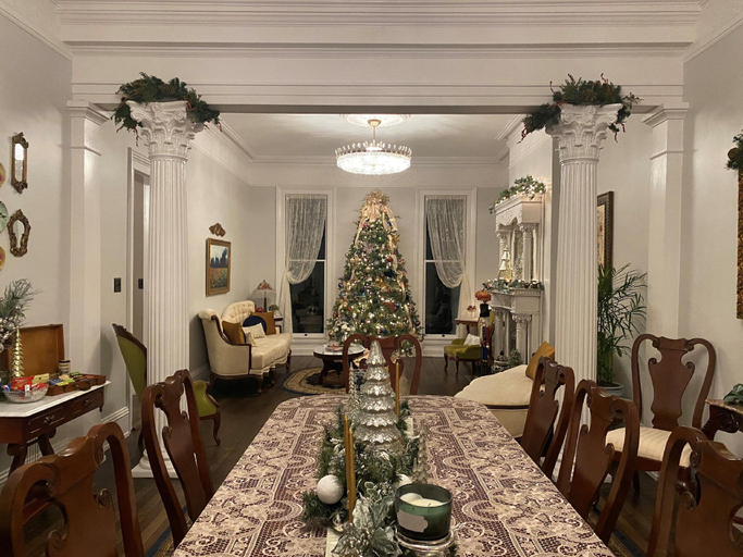 Food & Drinks 4, Belle Louise Historic Guest House, McCracken