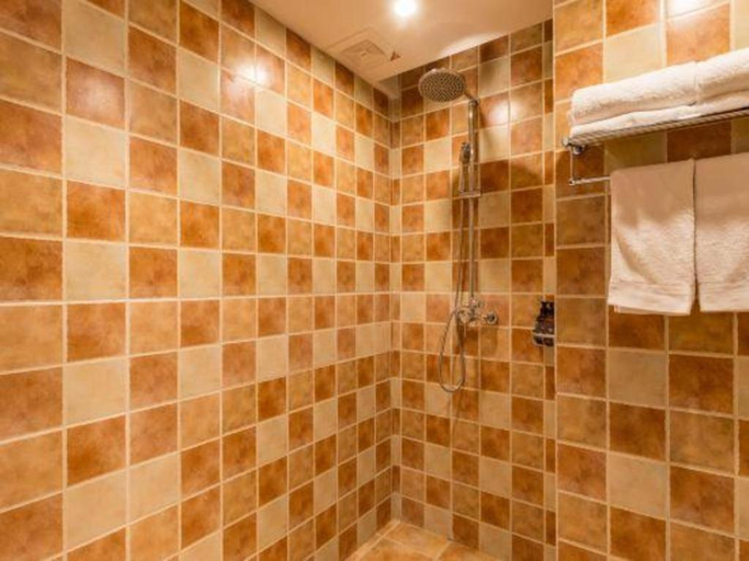 Bathroom 4, Beijng Chestnut Valley Hotel, Beijing