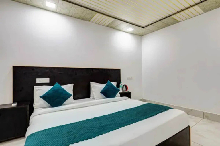Bedroom 1, FabHotel Premium Villa Devli, Delhi