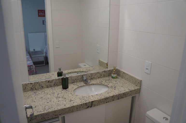 Bathroom 4, Um charme de AP Praia do Forte! (103), Cabo Frio