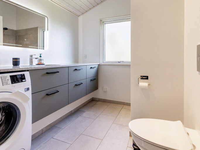 Bathroom 3, 4 Star Holiday Home in Lokken, Hjørring