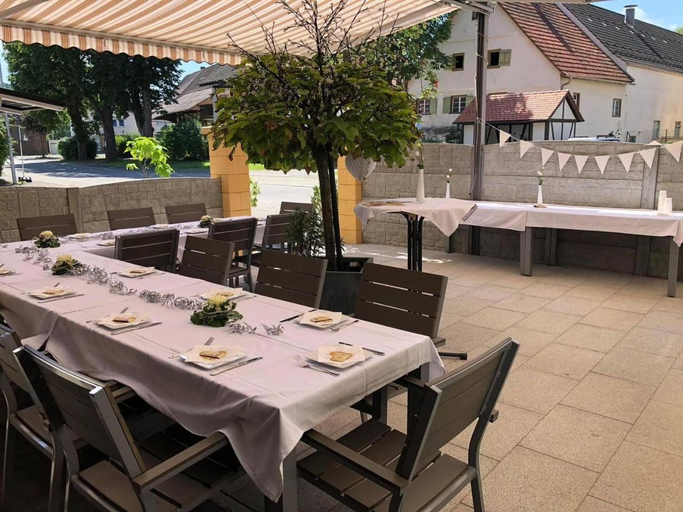 Food & Drinks