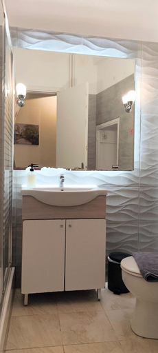 Bathroom 4, Comfortable Apartment in Acropolis, Attica