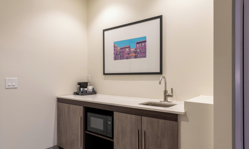 Bathroom 4, Hampton Inn & Suites Boston/Stoughton, Norfolk