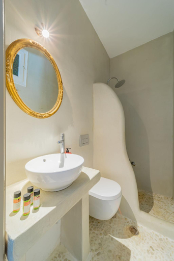 Bathroom 3, Antonina Hotel, South Aegean