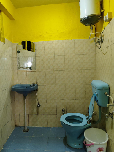 Bathroom 4, Triund Guest House, Kangra