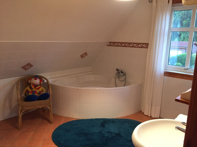 Others 3, Holiday Home in Eschede With Swimming Pool, Celle