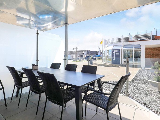 Food & Drinks 4, Spacious Apartment in RingkÃ¸bing near Sea, Ringkøbing-Skjern
