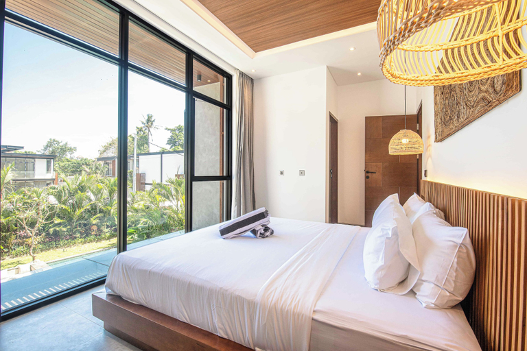 Others 3, Tropical 5BR Modern Haven -400m From Canggu Waves, Badung