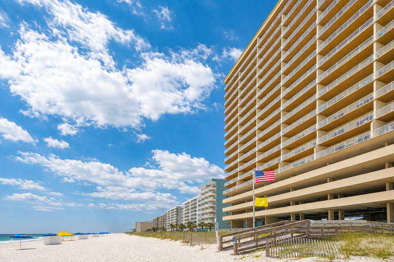 Exterior & Views 2, Crystal Shores West 807 2 Bedroom Condo, Baldwin