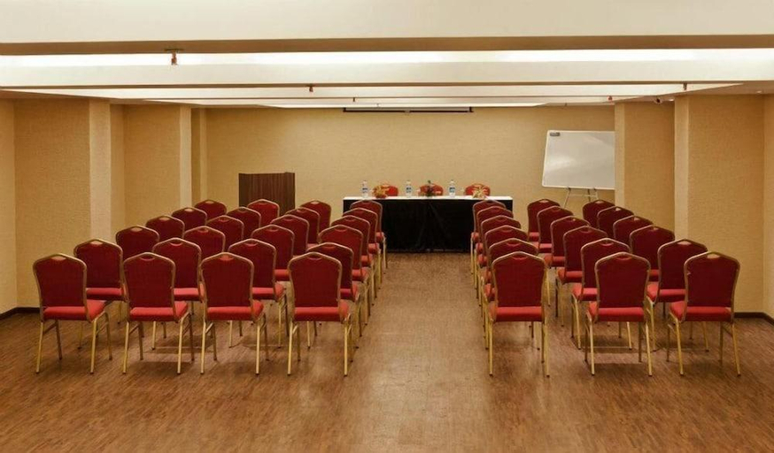 Business Facilities 5, Iris Premiere Bed and Breakfast, Ahmadnagar