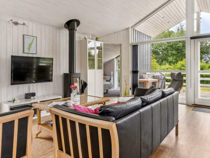 Others 5, 5 Star Holiday Home in Humble, Langeland