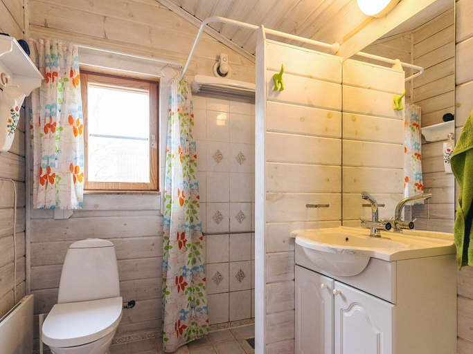 Bathroom, 6 Person Holiday Home in Roslev, Skive