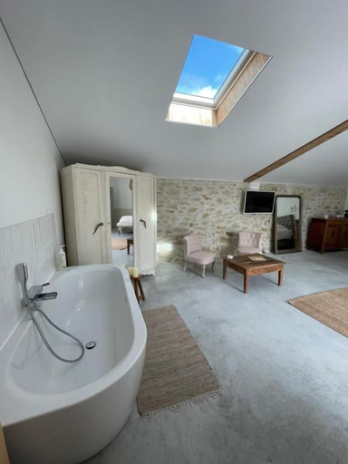 Bathroom 5, Bessire Chambre et tables d'hôtes, Aude