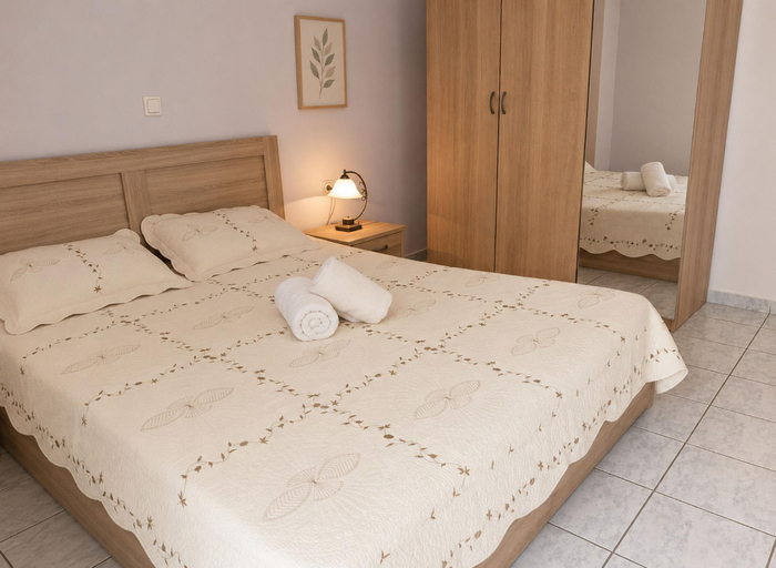 Bedroom 4, Daphnus Apartment in Agios Konstantinos, Central Greece