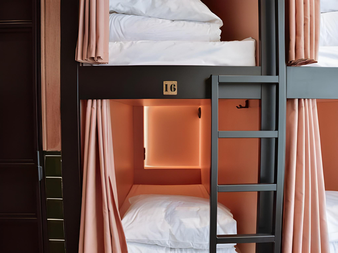 Bedroom 5, Durty Nelly's Inn, Amsterdam