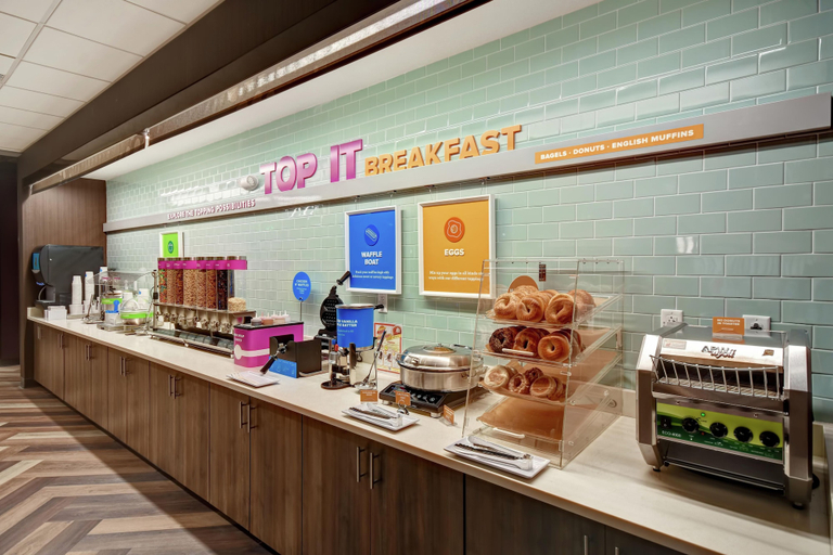Food & Drinks 5, Tru by Hilton Raleigh Durham Airport, Wake