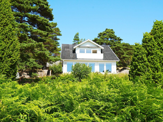 Others 2, 4 Star Holiday Home in Stromstad, Strömstad