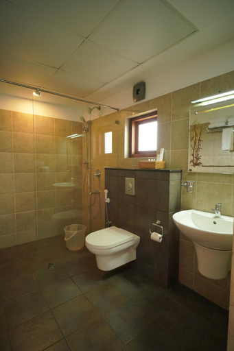 Bathroom, Arayal Resorts Wayanad, Wayanad