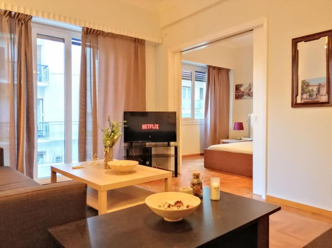 Others 5, Comfortable Apartment in Acropolis, Attica