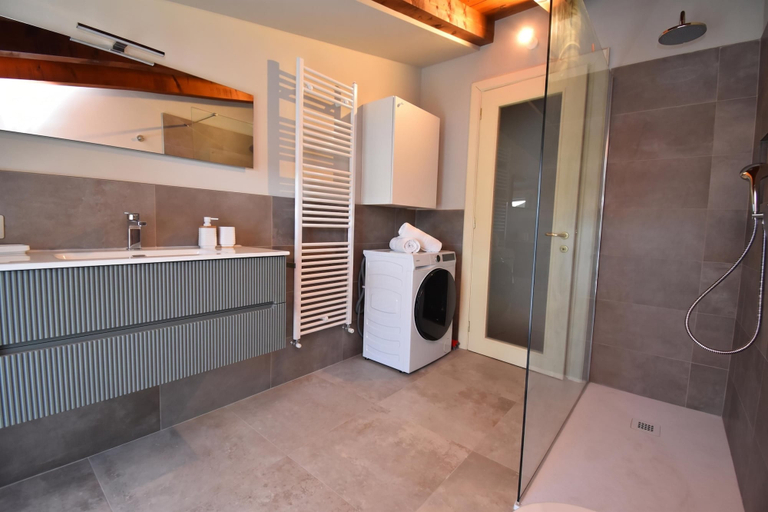 Bathroom 5, Luke Loft Lakeside Charm Central Park, Brescia