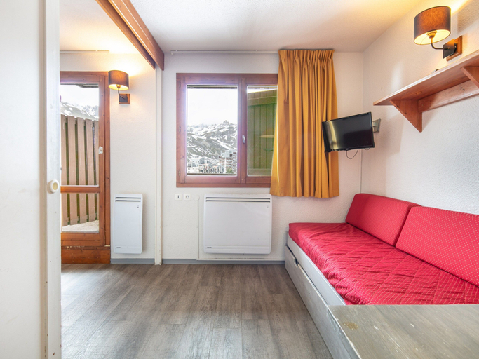 Others 3, Alpine Stay With Private Balcony, Savoie