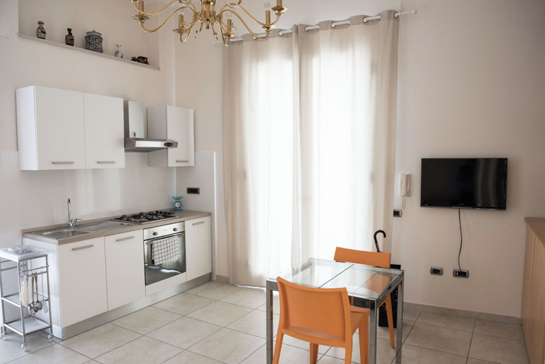 Others 1, Residenza Battistessa, Caserta