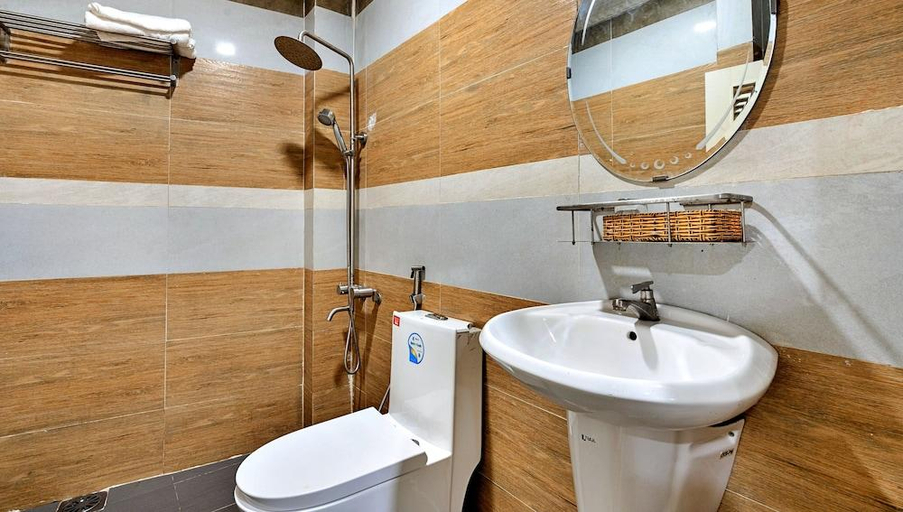 Bathroom, RedDoorz Minh Thu Hotel Cong Lo, Ho Chi Minh City
