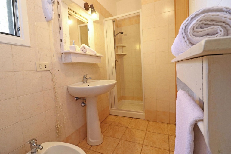 Bathroom 4, Casa Vittoria Residence Torre Santo Stefano in Otranto 3 places, Lecce