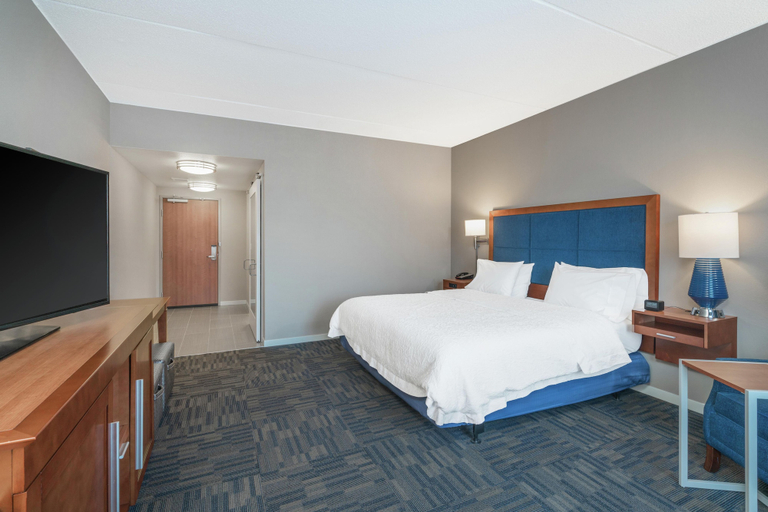 Bedroom 3, Hampton Inn & Suites Newburgh Stewart Airport, Orange