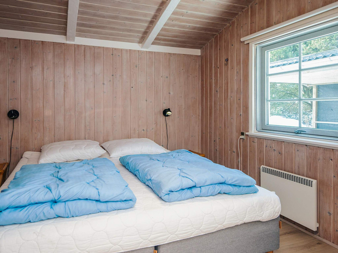 Bedroom 2, Sun-kissed Holiday Home in BlÃ¥vand near Sea, Varde