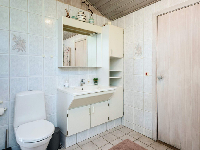 Bathroom 3, 4 Star Holiday Home in Blavand, Varde