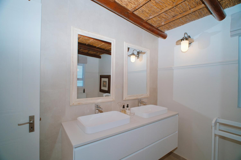 Bathroom, Klokkiebosch Guesthouse, West Coast