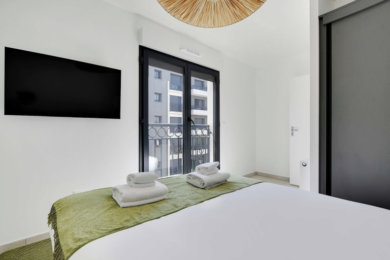 Others 1, Elegant Appt - 2bdr/6p - Near Paris & La Defense, Hauts-de-Seine