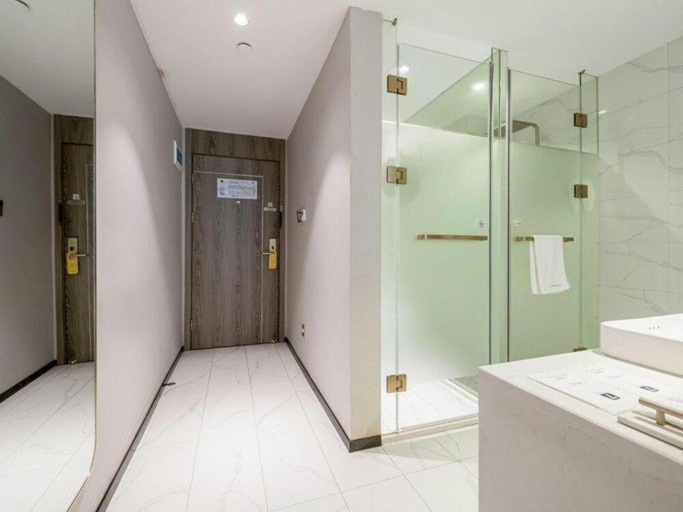 Bathroom 3, 7 Days Premium Shenzhen Science and Technology Park Metro Station Branch, Shenzhen