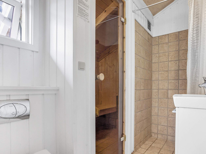 Bathroom 4, 7 Person Holiday Home in Jerup, Frederikshavn