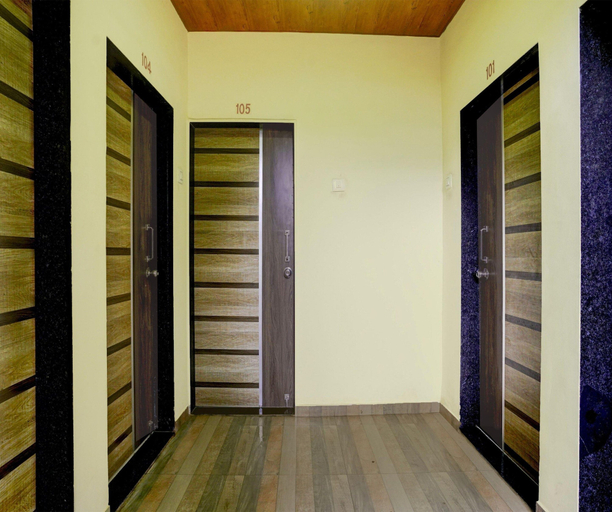 Others 2, Deluxe Hotel Shivneri, Mumbai City