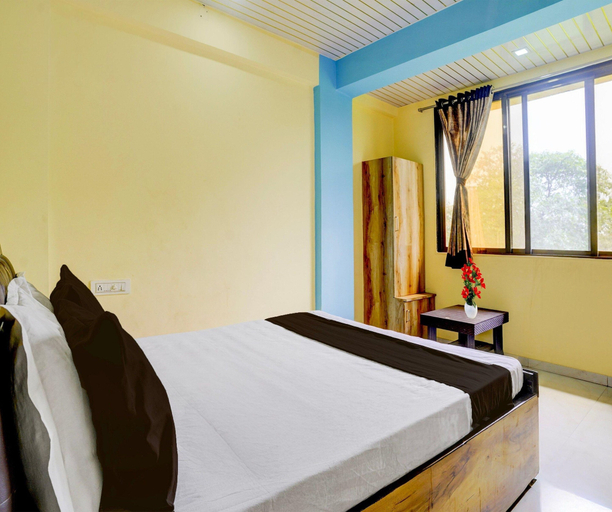Others 5, Deluxe Hotel Shivneri, Mumbai City