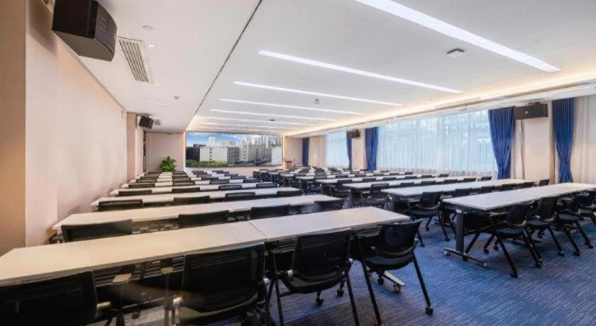 Food & Drinks 5, 7 Days Premium Shenzhen Science and Technology Park Metro Station Branch, Shenzhen