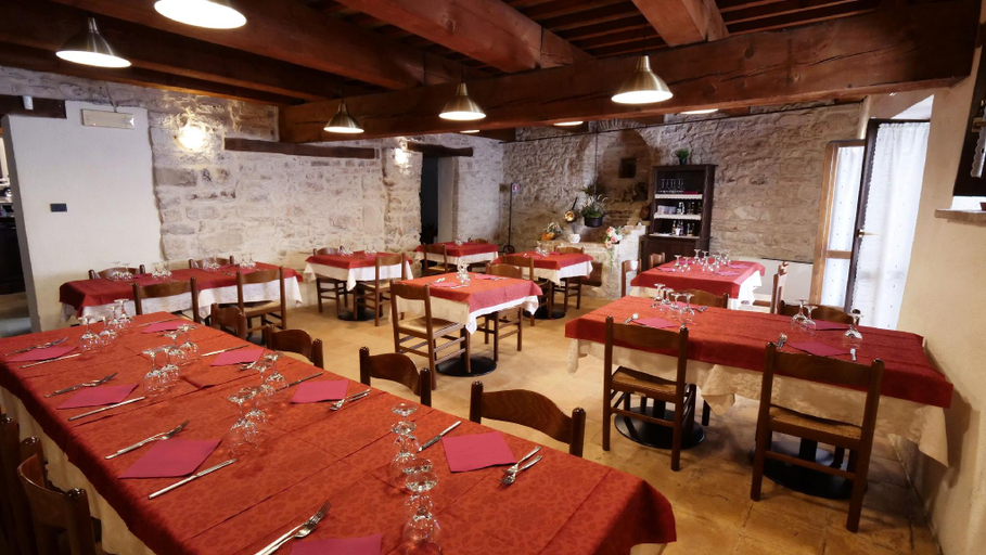 Food & Drinks 5, Borgo de' Varano by Hotel I Duchi, Macerata